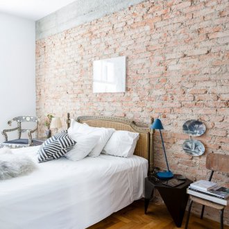 Сини завеси в спалнята