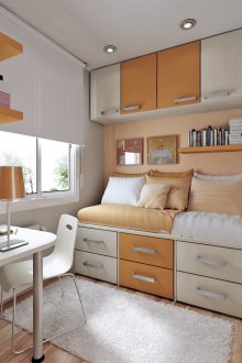 Bilik tidur kanak-kanak dengan kajian