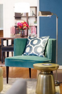 Тюркоазено кресло в интериора