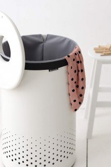 Keranjang cucian putih