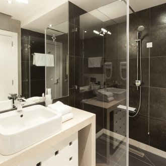 Баня 9 кв. м с порцеланова плочка