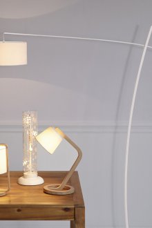 Lampu sisi katil yang mesra alam