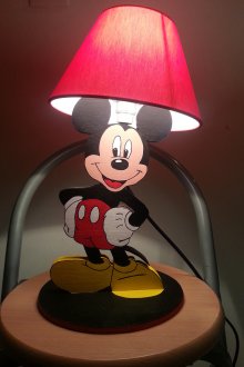 Lampu katil kanak-kanak