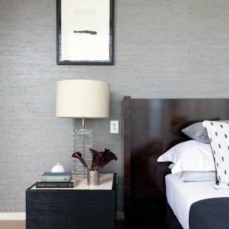 Lampu sisi katil plastik