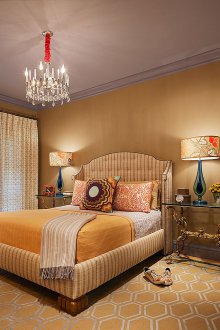 Lampu sisi katil yang bercorak