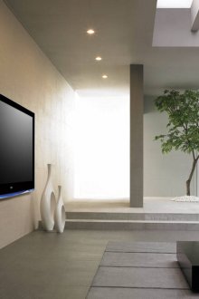 Бели подови вази в минималистичен интериор