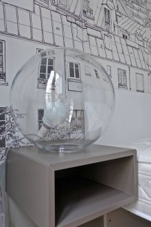 Lampu sisi katil kaca