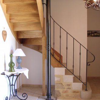 Парапет за стълби с декор