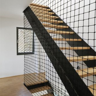 Мрежест парапет за стълби