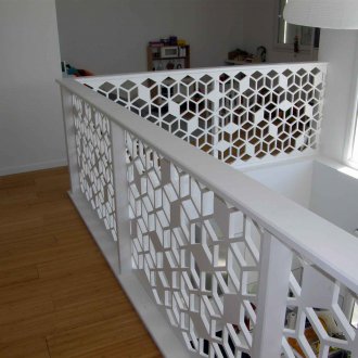 Парапет за стълби с шарка