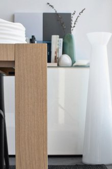 Бяла подова ваза