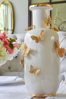 Ваза с пеперуди