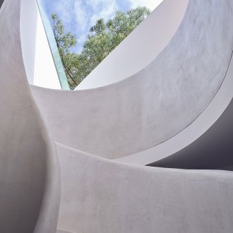 Високотехнологична стълбищна къща