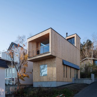 Малка високотехнологична къща