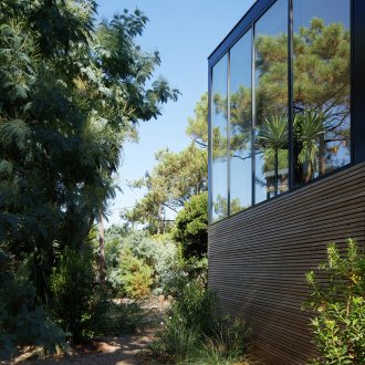 Високотехнологична селска къща