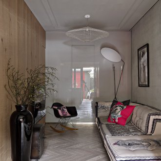 Ваза с черен под