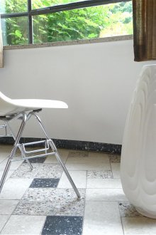 Текстурирана подова ваза