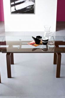 Стъклен венге за маса