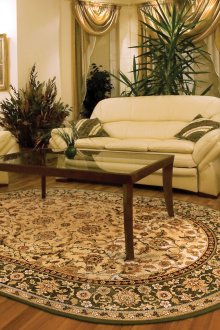 Овален килим в хола в класически стил