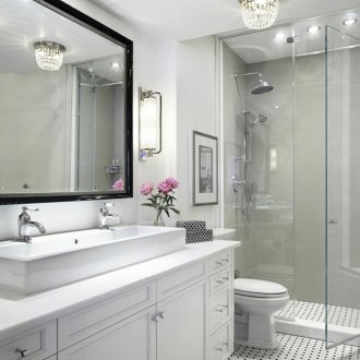 Дизайн на душ без палет със стъклена врата