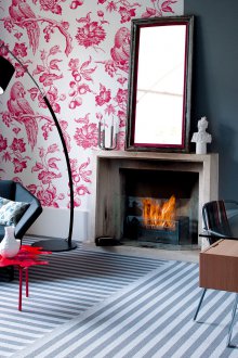 Червен тапет за хола