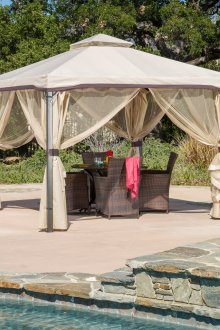 Беседка до басейна