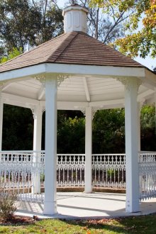 Бяла беседка