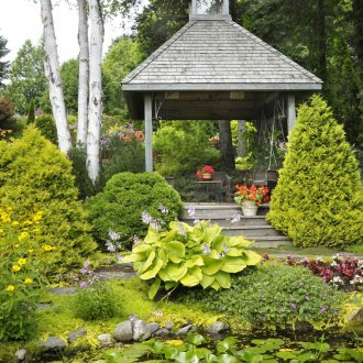 Беседка с декор от ковано желязо