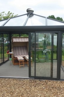 Стъклена беседка