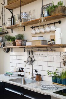 Компактно съхранение в кухнята в стил лофт