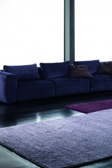 Люлякови килими в интериора на хола