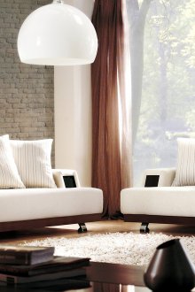 Пухкав крем килим в интериора