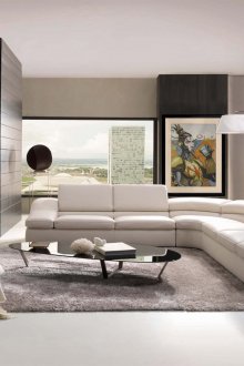 Сив килим в голяма всекидневна