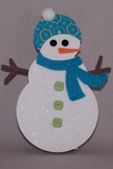 Снежен човек от синя хартия