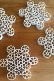 Макаронени снежинки