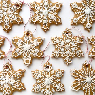 Снежинки бисквитки