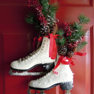 Оригинална декорация на вратите за новата година