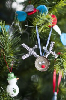 Украси за коледно дърво, изработени от корк