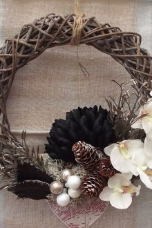 Коледен венец от клони