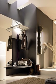 Вертикално огледало в коридора