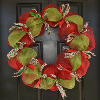 Коледен венец червено-зелен