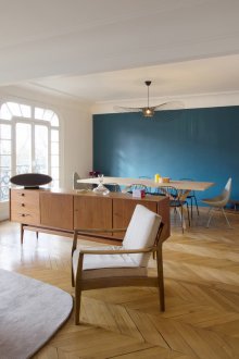 Ретро синя всекидневна