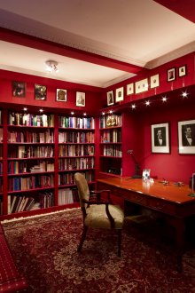 Бургундски шкаф