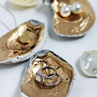 Стойка за бижута