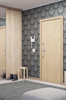 Две огледала в коридора - това е много удобно за голямо семейство