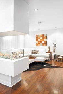 Декор за стена с дървени квадратчета