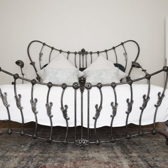 Легло от ковано желязо