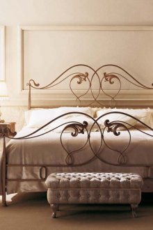 Неокласическо легло от ковано желязо