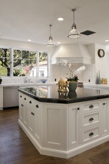 Кухня 14 кв. м с остров