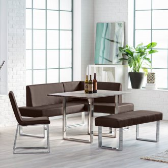 Кухня с черен диван